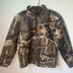Camo Field and Stream boys half zip pull over size Medium-